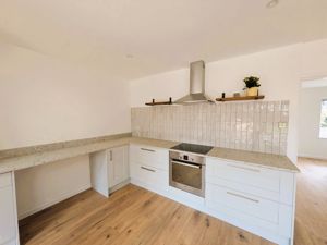 Kitchen- click for photo gallery